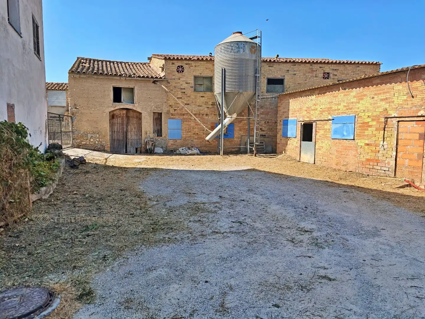 Vista exterior de Casa o xalet en venda en Pacs del Penedès amb Calefacció, Terrassa i Traster