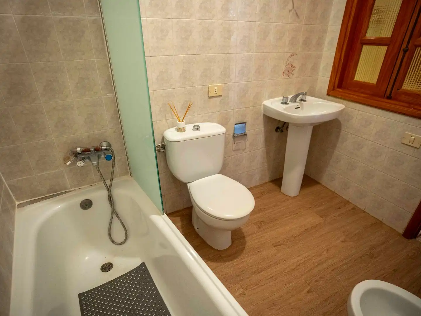 Badezimmer von Wohnungen zum Verkauf in Güímar