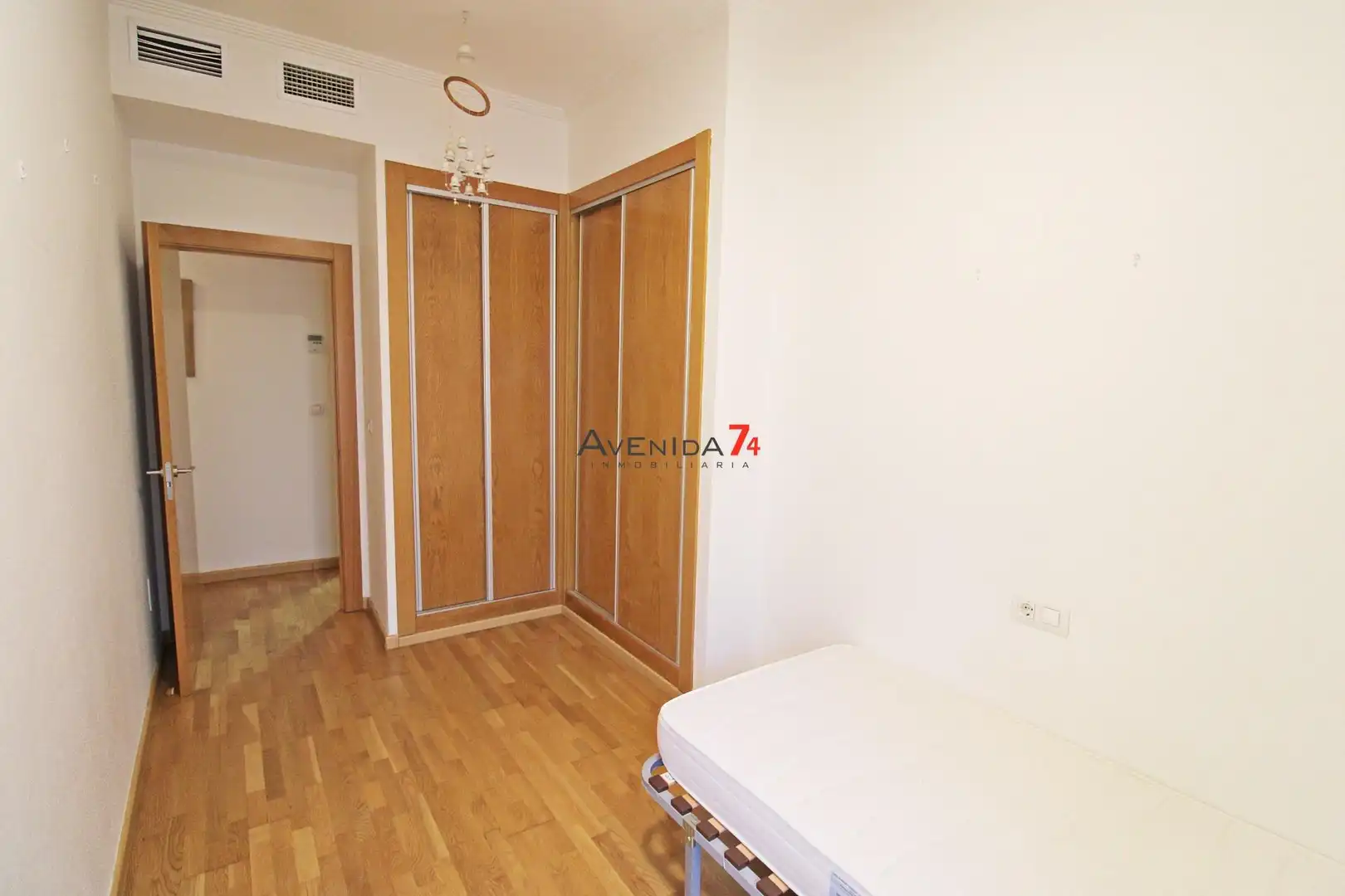 Dormitori de Apartament en venda en Lorca amb Aire condicionat, Terrassa i Moblat