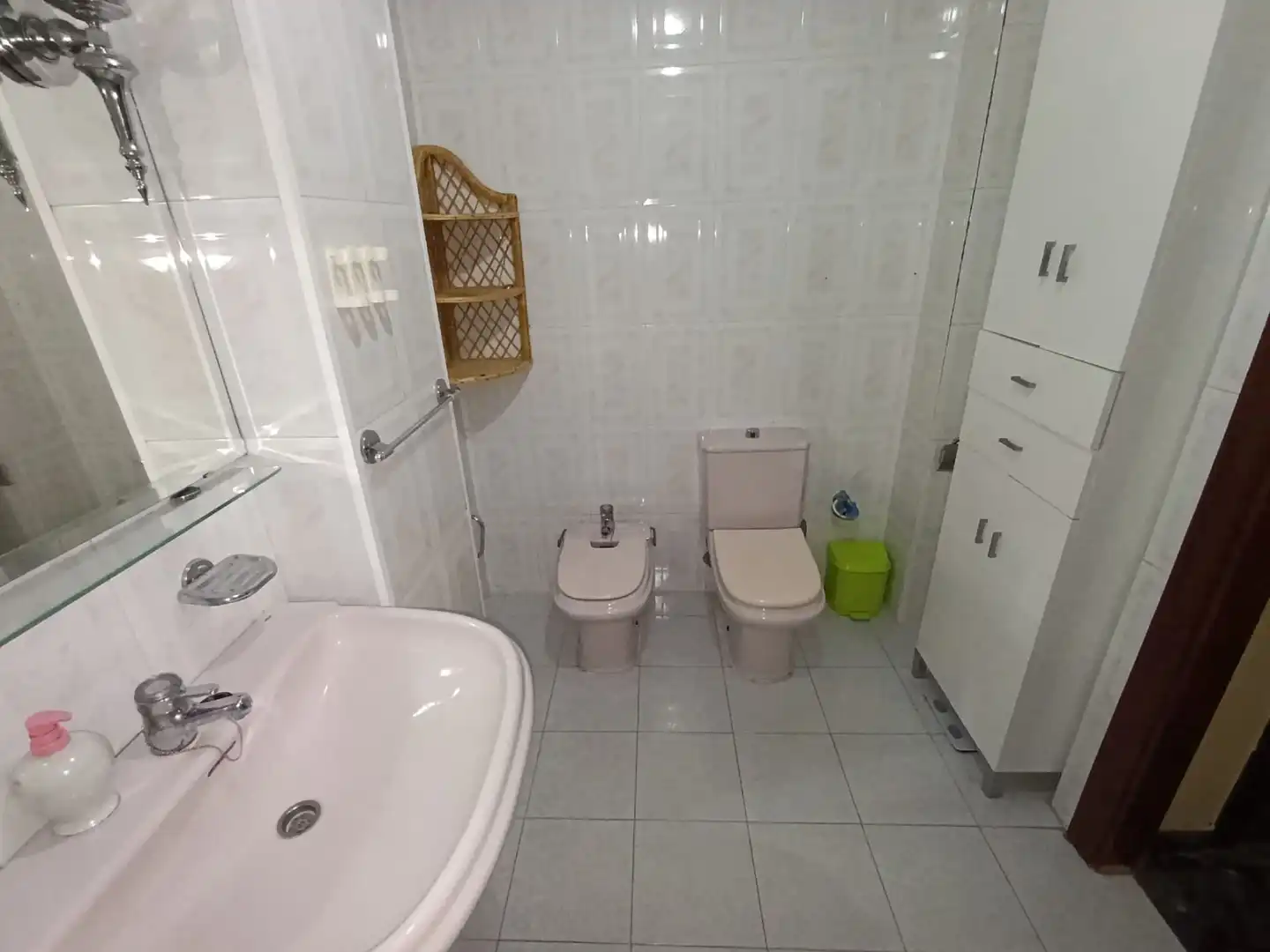 Baño de Piso en venta en Linares con Aire acondicionado y Piscina comunitaria