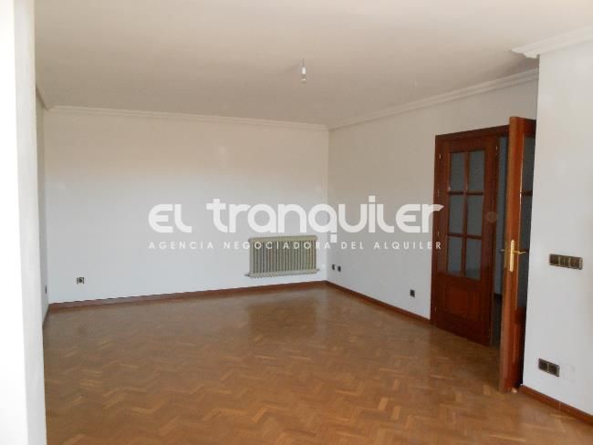 Sala d'estar de Pis de lloguer en Fuenlabrada amb Parquet, Terrassa i Traster