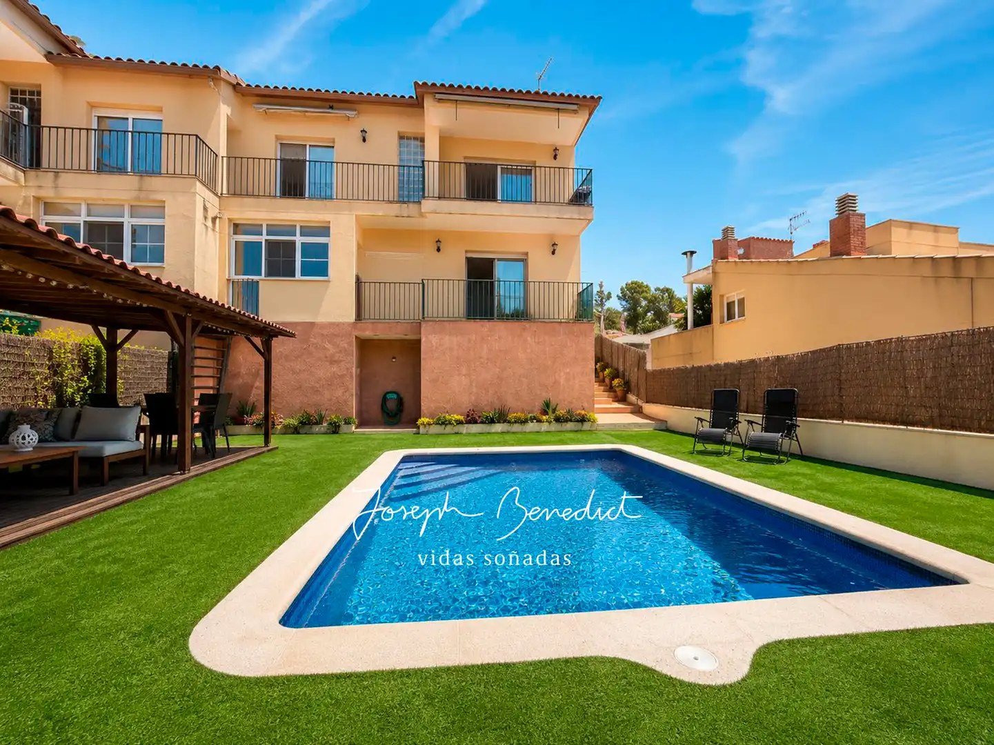 Piscina de Casa o xalet en venda en Calafell amb Aire condicionat, Calefacció i Jardí privat