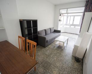 Sala d'estar de Apartament de lloguer en Las Palmas de Gran Canaria amb Balcó