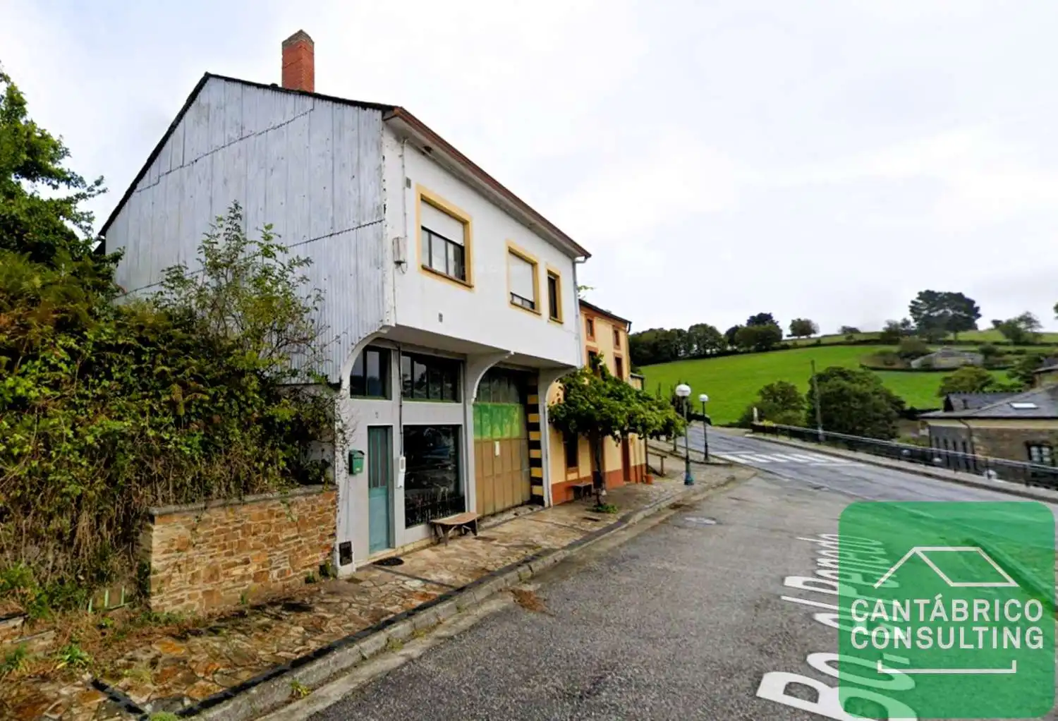 Vista exterior de Casa adosada en venta en San Martín de Oscos con Terraza