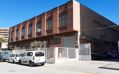 Vista exterior de Nau industrial de lloguer en Esplugues de Llobregat