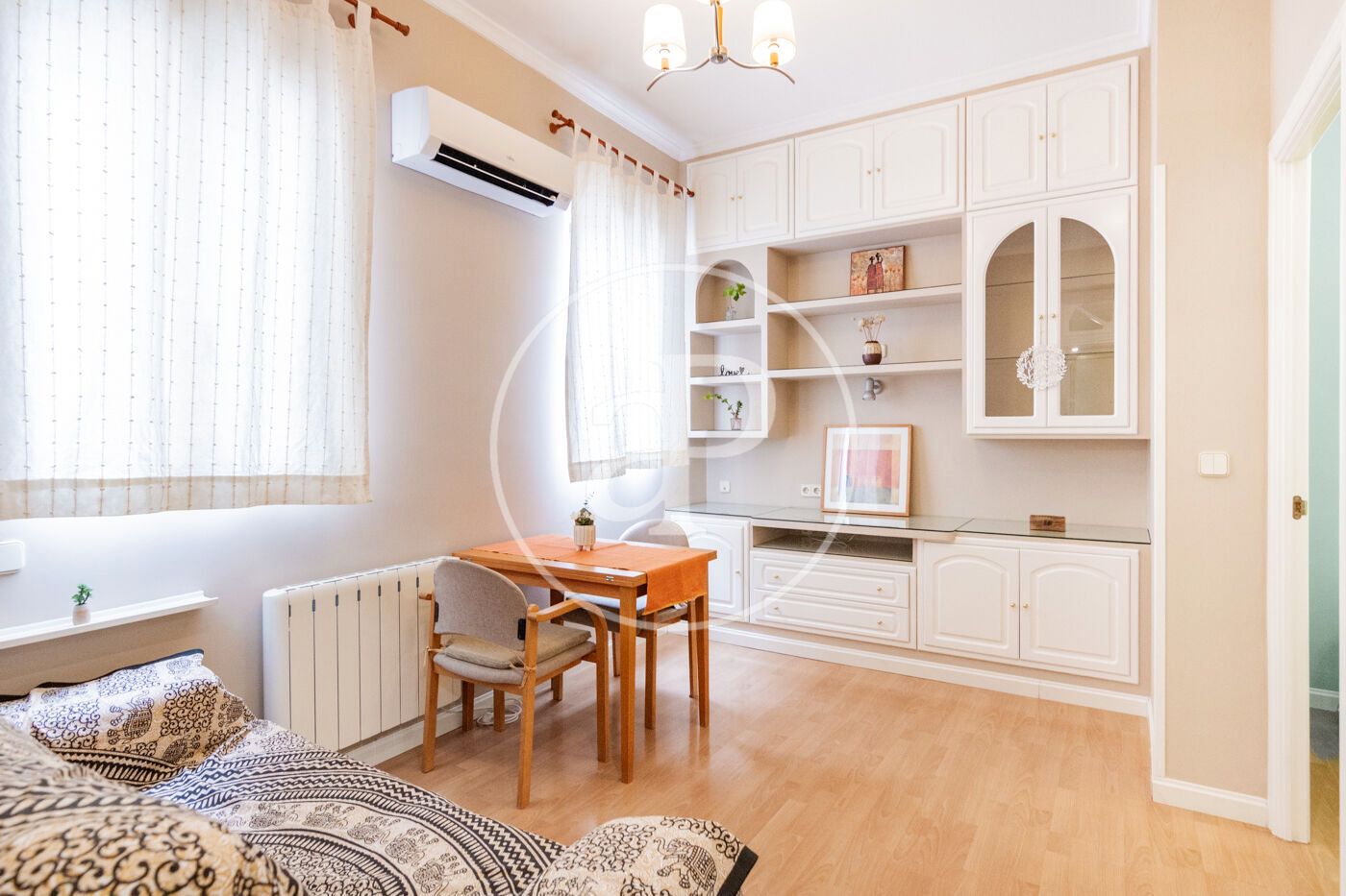 Dormitori de Pis de lloguer en  Madrid Capital amb Aire condicionat, Calefacció i Moblat