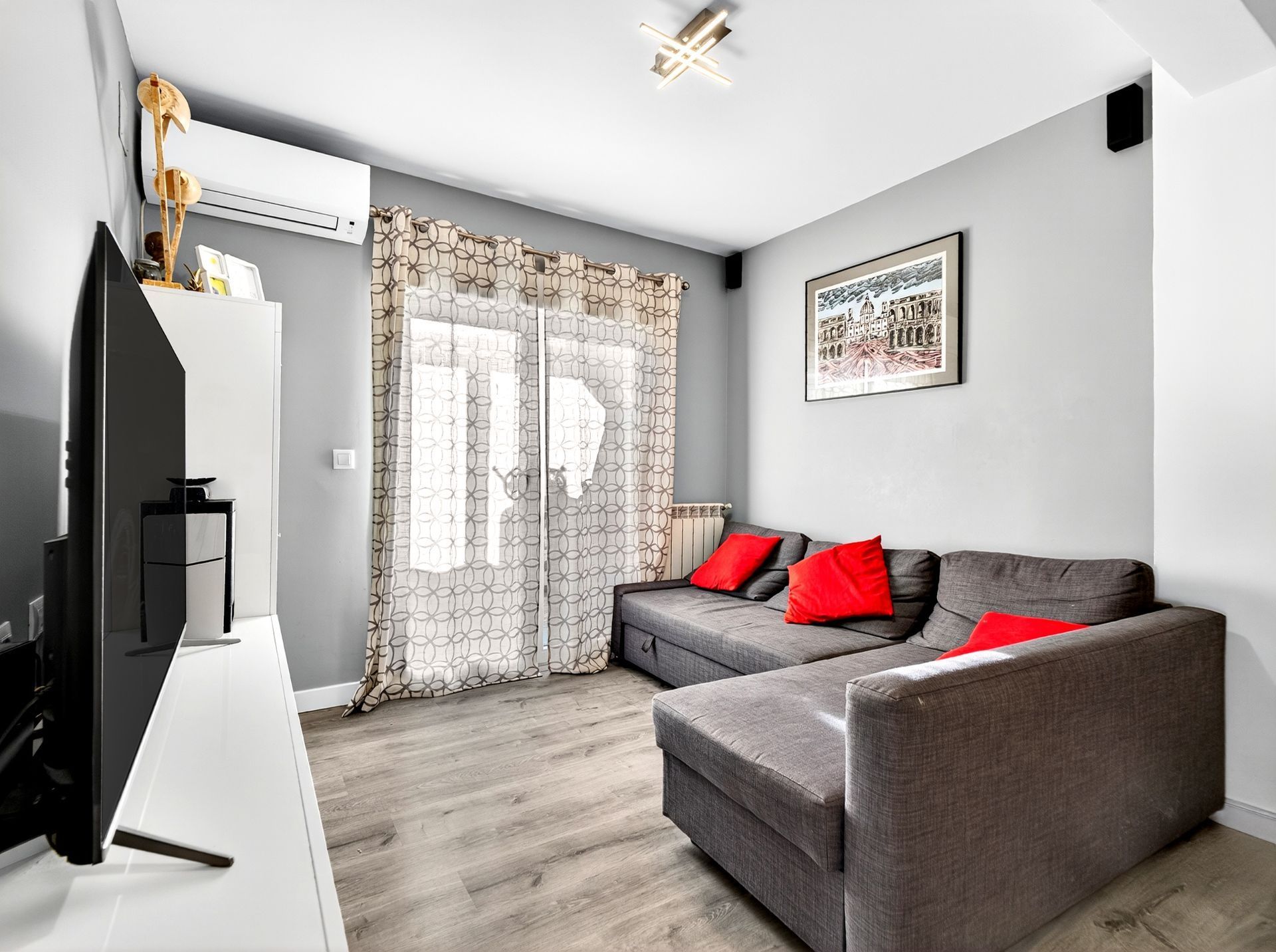 Living room of Flat for sale in  Madrid Capital  with Air Conditioner and Heating