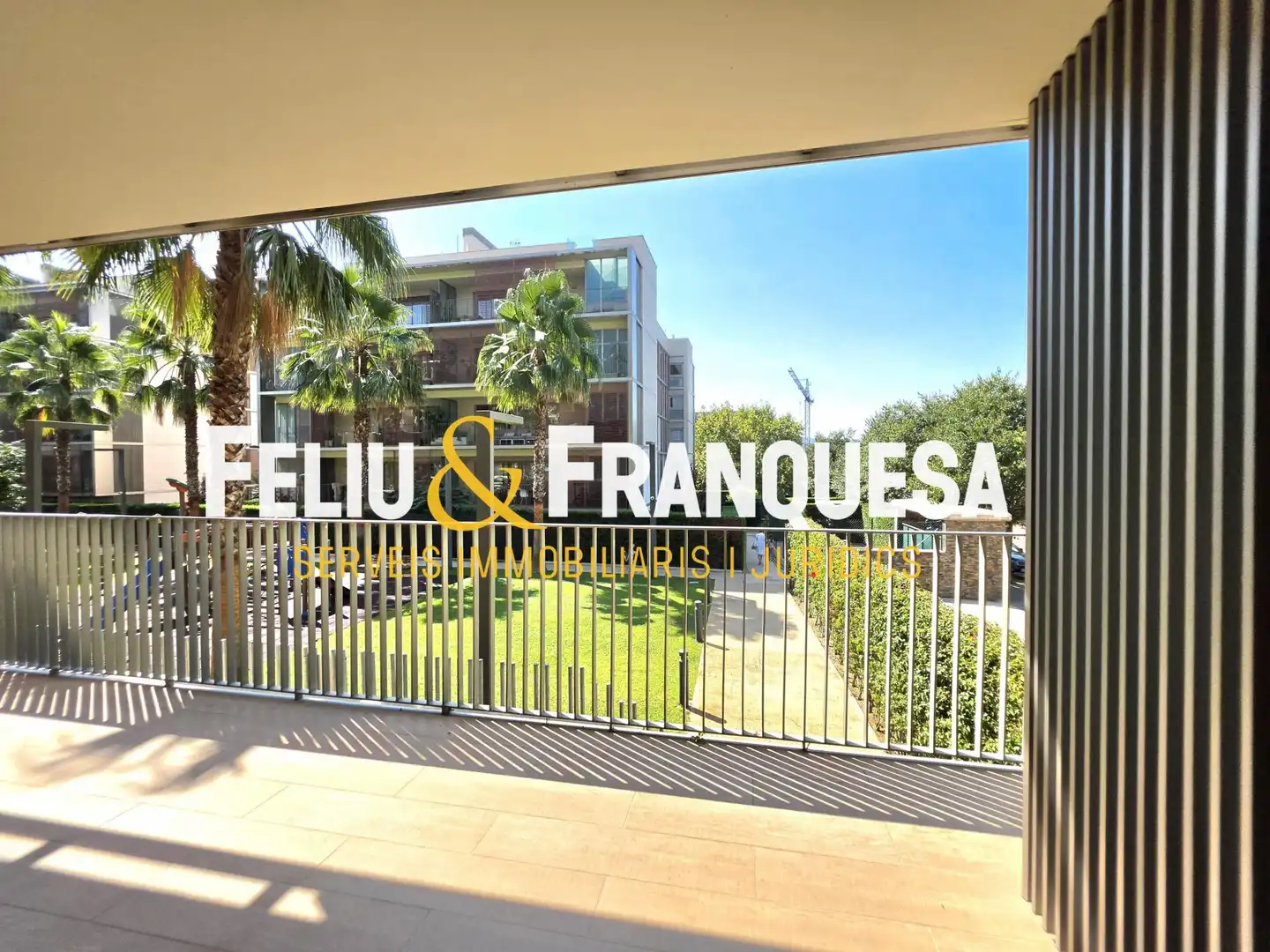 Vista exterior de Piso en venta en Sant Cugat del Vallès con Calefacción, Jardín privado y Terraza