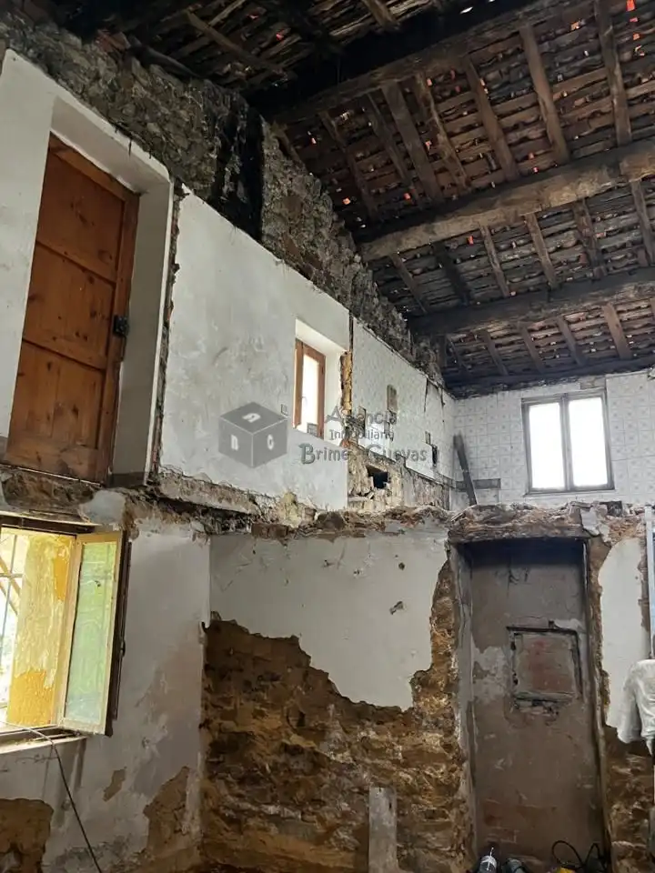 Casa o xalet en venda en Oviedo  amb Calefacció i Jardí privat
