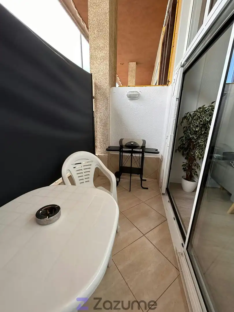 Terraza de Piso de alquiler en Pineda de Mar con Parquet, Amueblado y Horno
