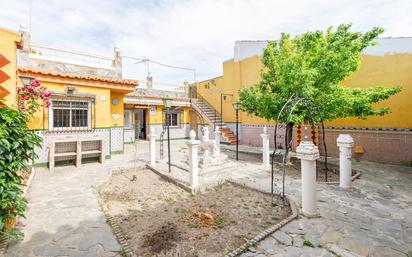 Vista exterior de Casa o xalet en venda en Santa Fe amb Aire condicionat, Jardí privat i Terrassa