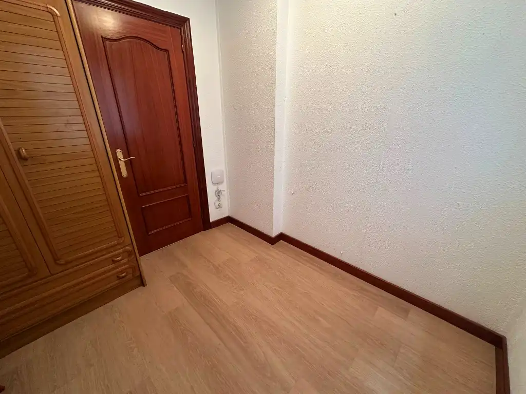 Habitación de Piso en venta en Gijón  con Parquet, Amueblado y Lavadora