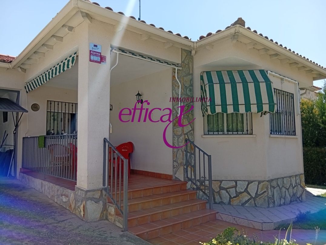 Vista exterior de Casa o xalet en venda en Santa Olalla amb Aire condicionat i Calefacció