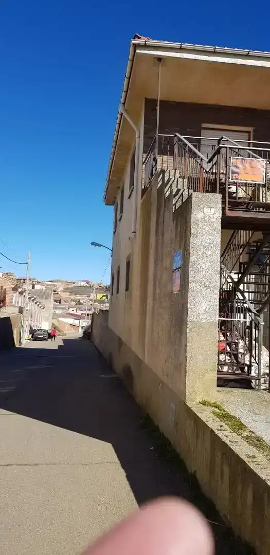 Vista exterior de Finca rústica en venda en Castrogonzalo amb Traster, Moblat i Rentadora