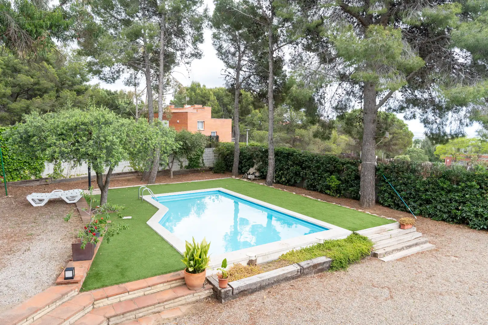 Schwimmbecken von Haus oder Chalet zum Verkauf in Almoster mit Heizung, Privatgarten und Terrasse