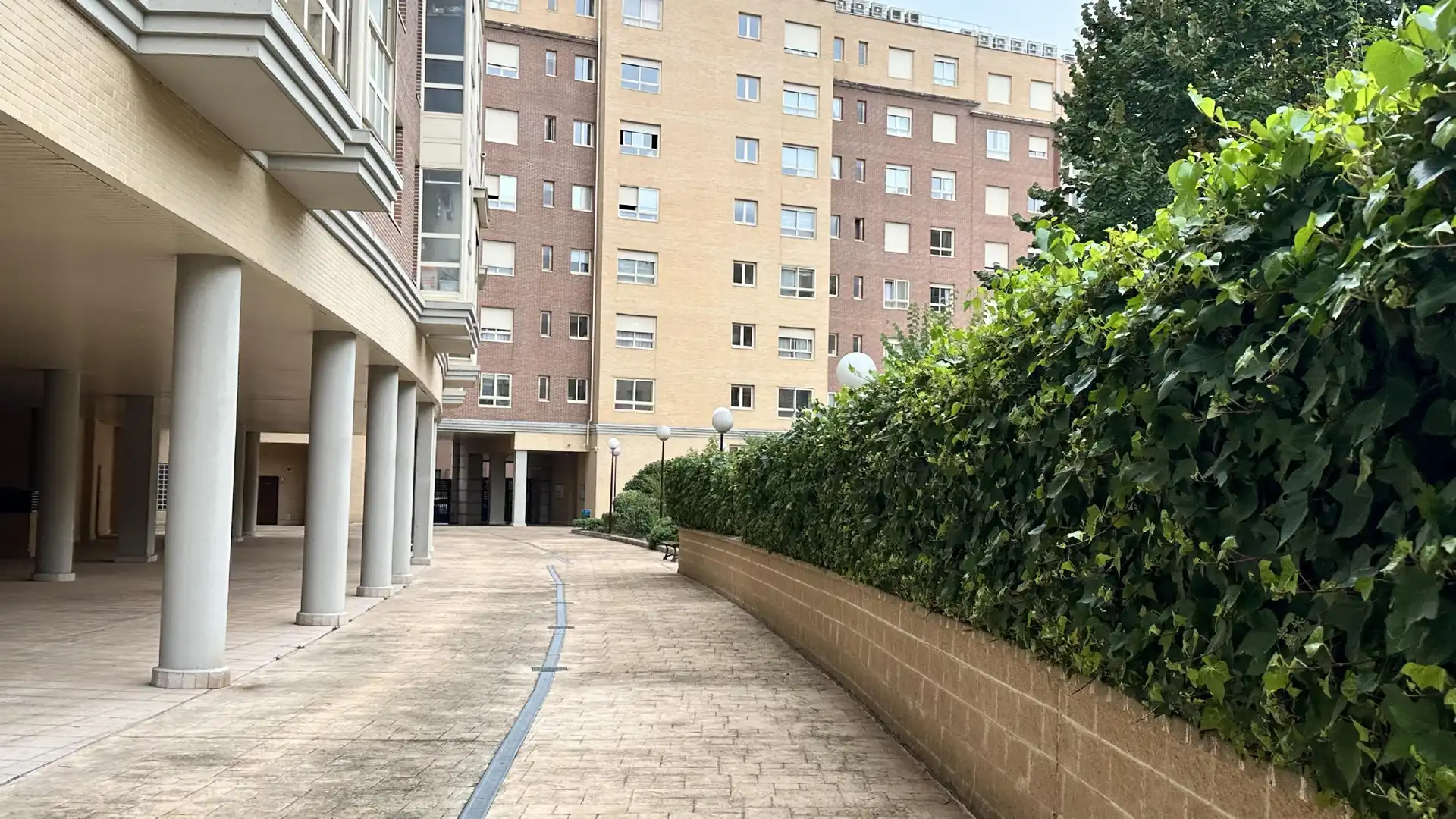 Vista exterior de Apartamento en venta en Madrid con Aire acondicionado, Calefacción y Jardín privado