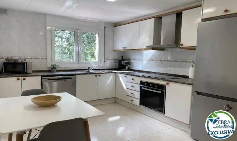 Cocina de Casa adosada en venta en Roses con Calefacción, Jardín privado y Terraza