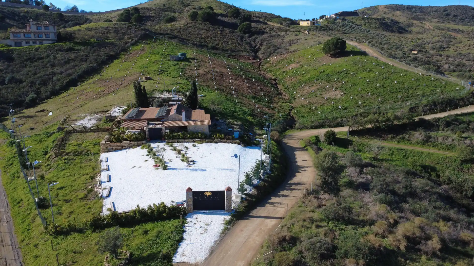 Vista exterior de Finca rústica en venda en Mijas amb Terrassa