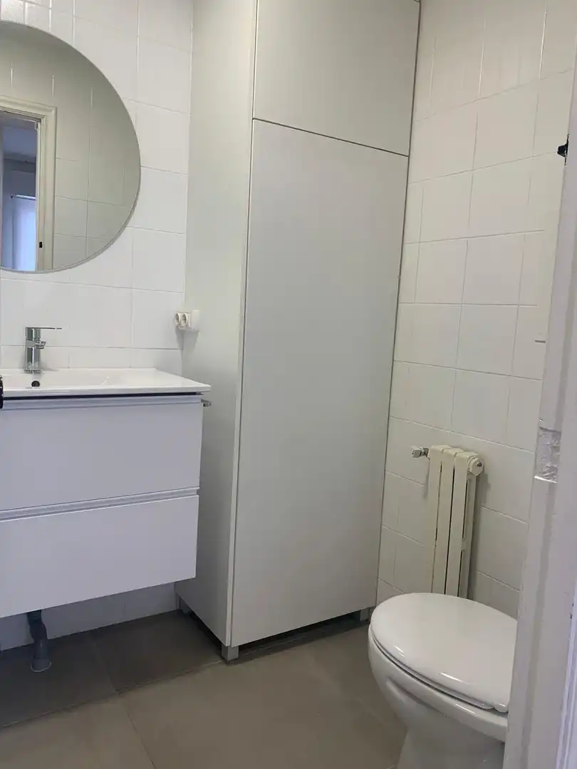 Bathroom of Apartments for rent in Ourense Capital   with Heating, Parquet flooring and Storage room