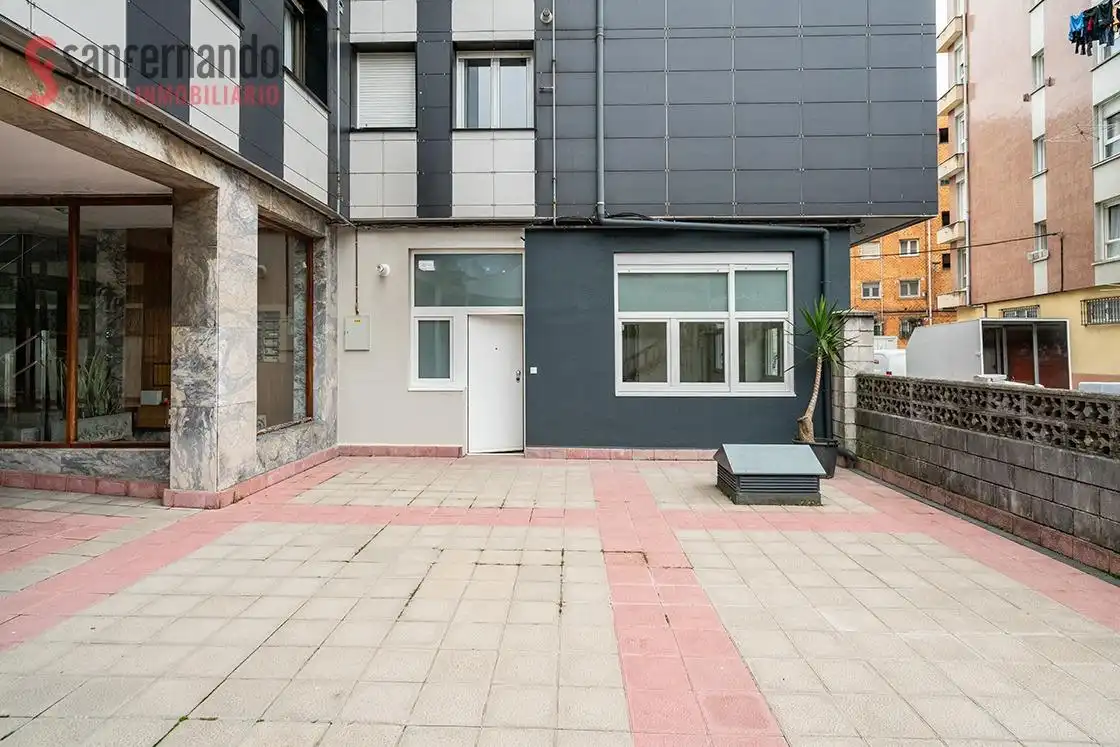 Vista exterior de Planta baja en venta en Santander con Calefacción