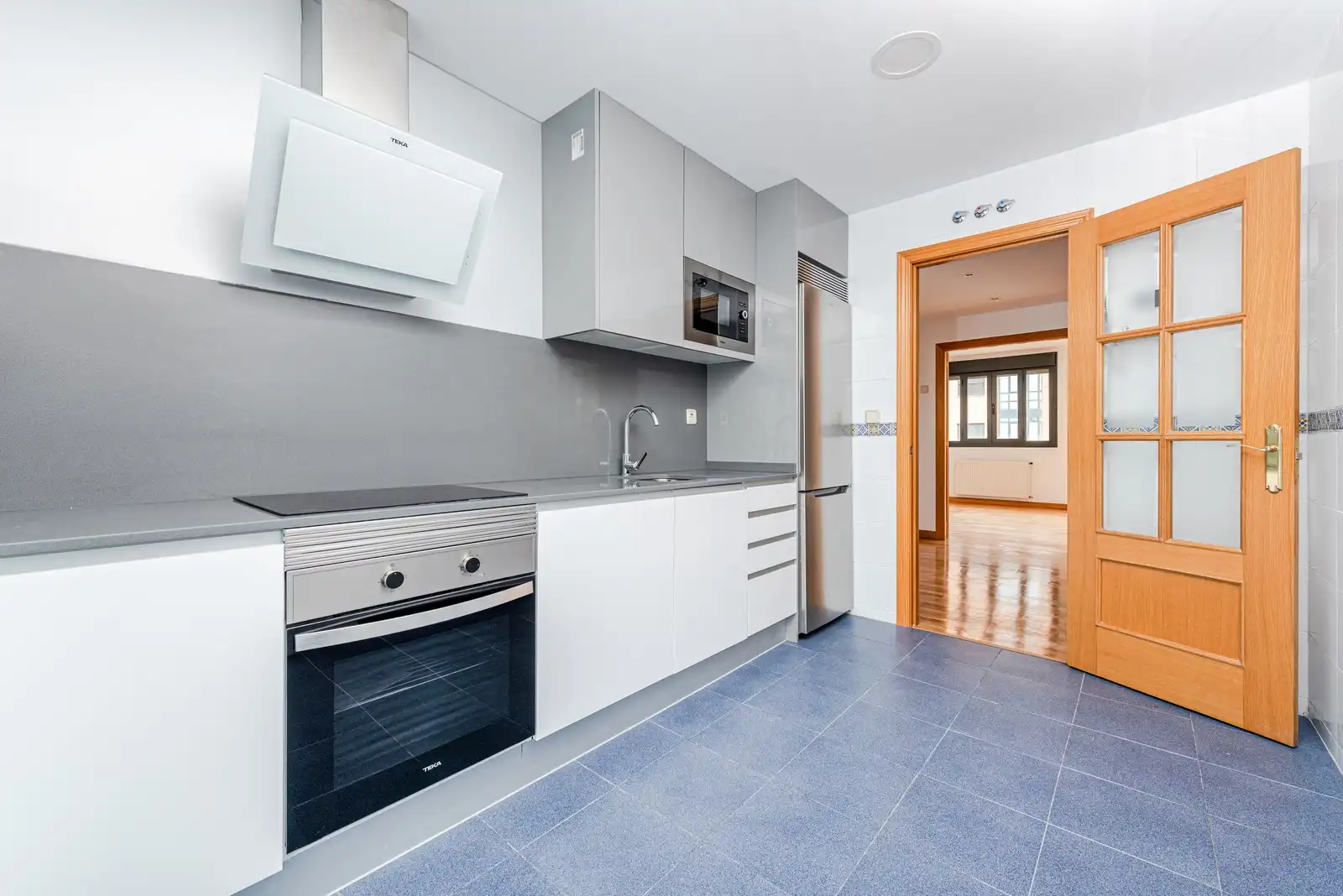 Küche von Wohnung zum Verkauf in Madrid mit Klimaanlage, Terrasse und Abstellraum