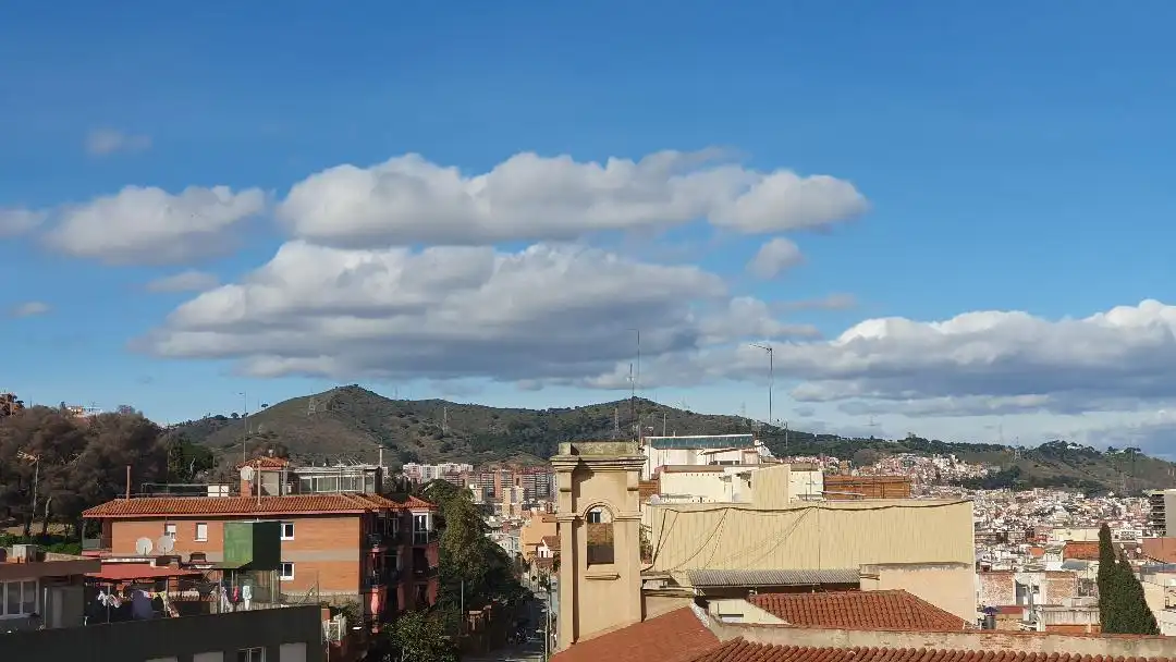 Vista exterior de Piso en venta en Barcelona con Jardín privado, Parquet y Piscina
