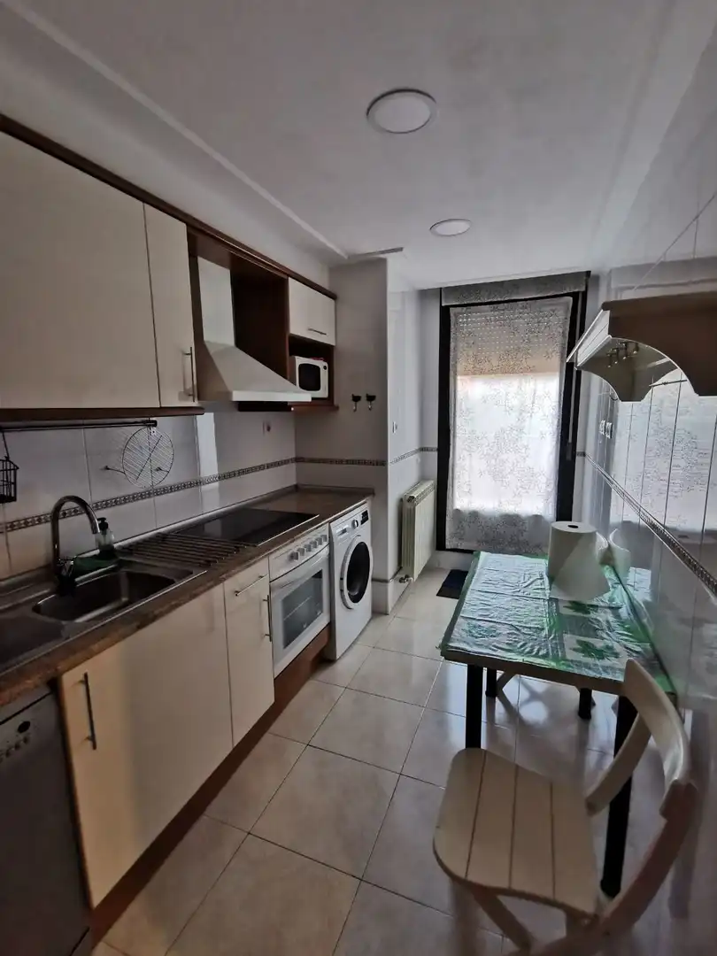 Cuina de Apartament de lloguer en Villamediana de Iregua amb Aire condicionat, Calefacció i Terrassa