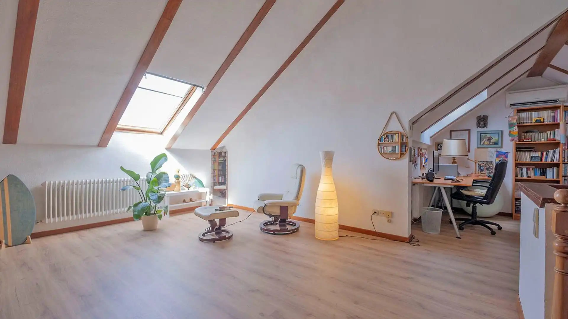 Sala de estar de Casa adosada en venta en Las Rozas de Madrid con Aire acondicionado, Calefacción y Jardín privado