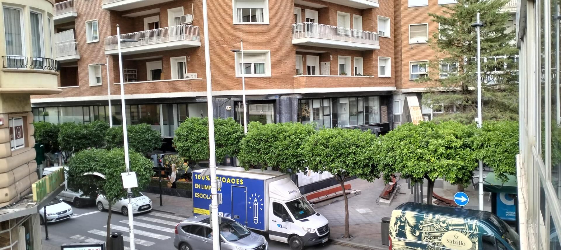 Vista exterior de Oficina de lloguer en  Murcia Capital amb Aire condicionat i Calefacció