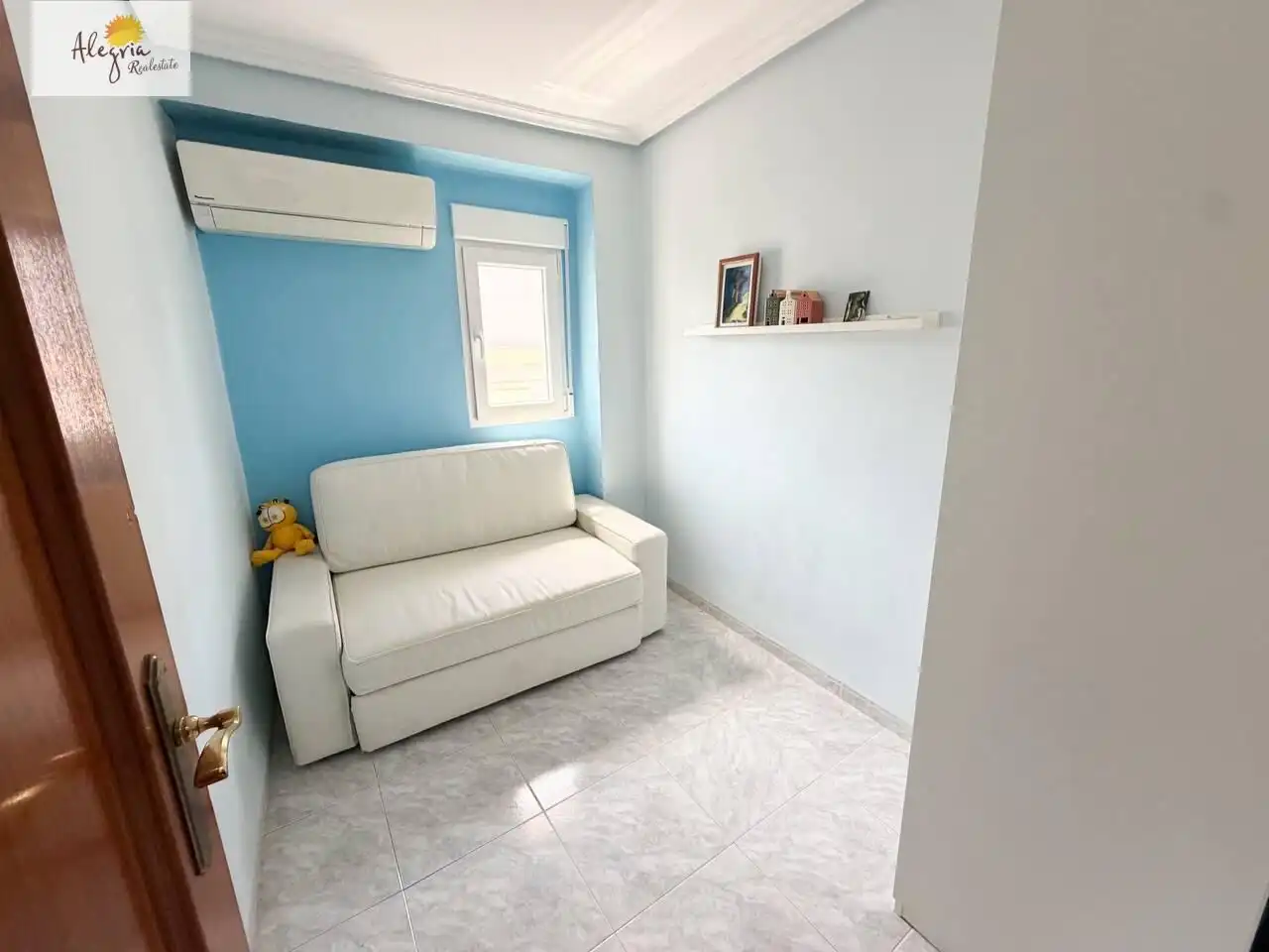 Dormitori de Apartament de lloguer en Valencia amb Aire condicionat, Moblat i Balcó