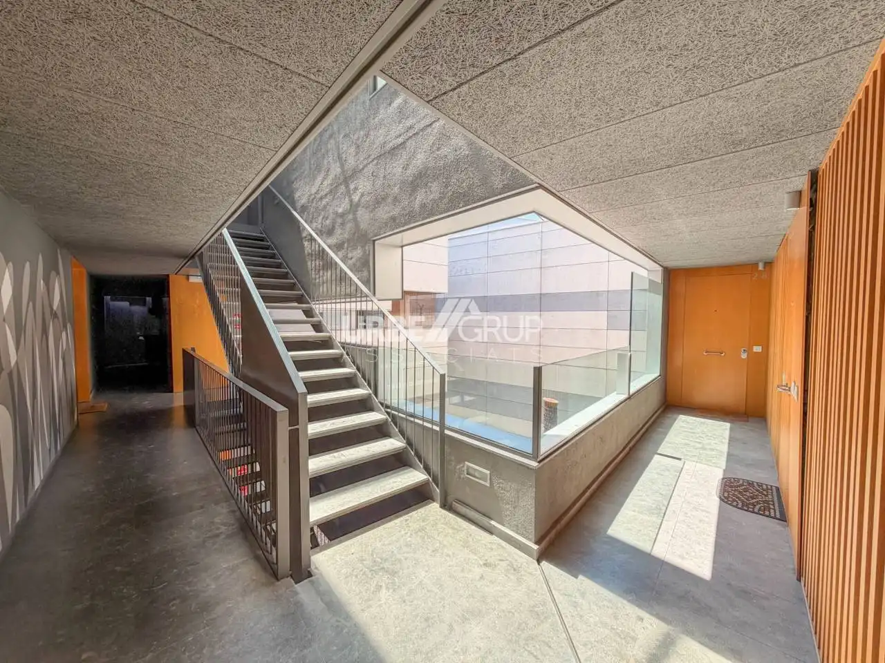 Wohnung zum Verkauf in Terrassa mit Klimaanlage, Heizung und Parkett