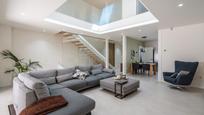 Living room of Single-family semi-detached for sale in  Madrid Capital  with Heating, Private garden and Terrace