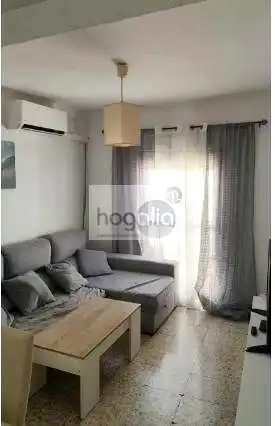 Piso de alquiler en Feria