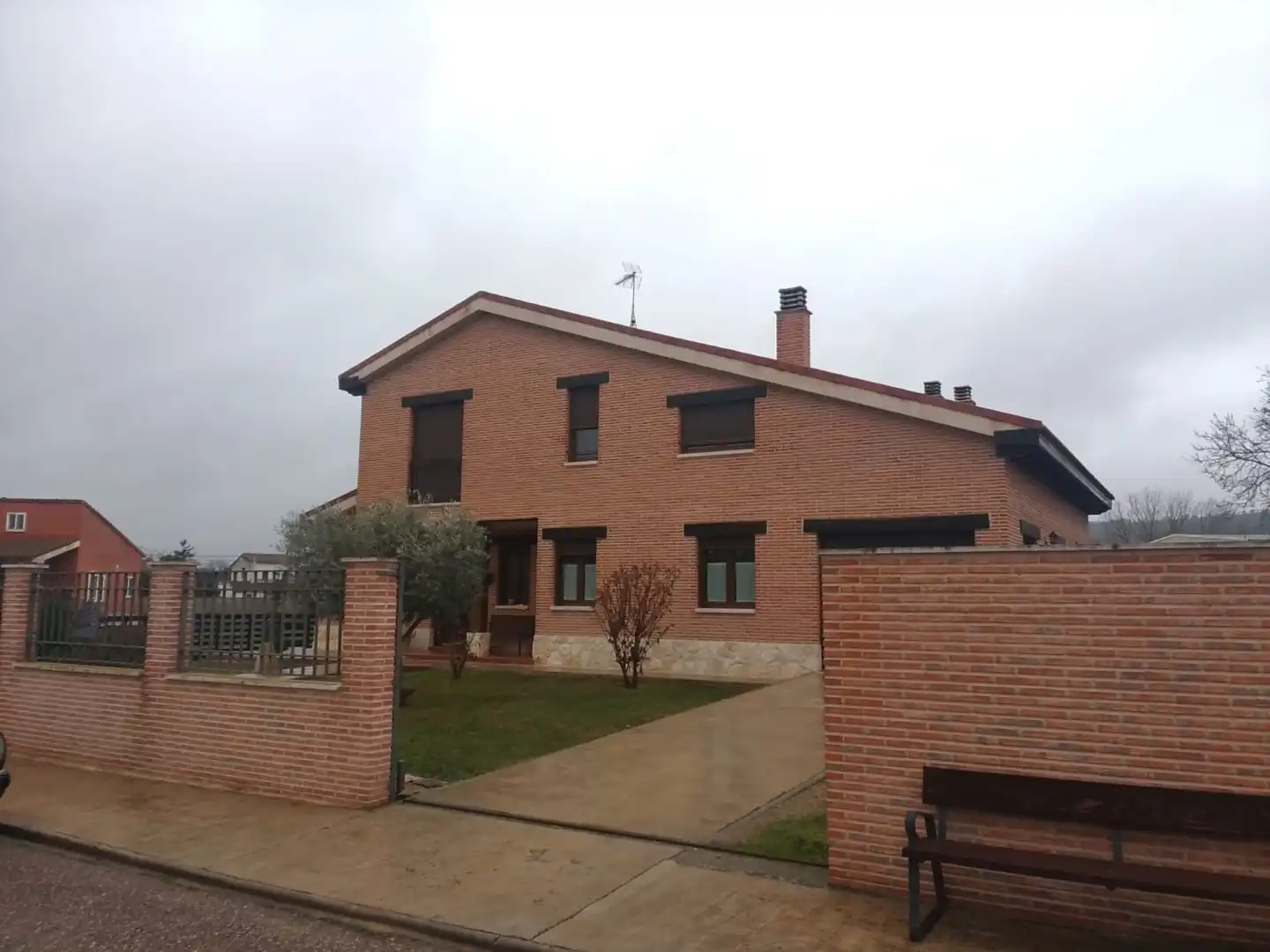 Vista exterior de Casa o xalet en venda en Quintana del Puente amb Calefacció, Jardí privat i Terrassa