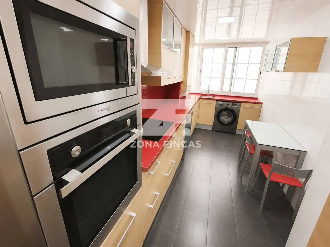 Kitchen of Flat for sale in Santa Coloma de Gramenet  with Air Conditioner, Heating and Parquet flooring