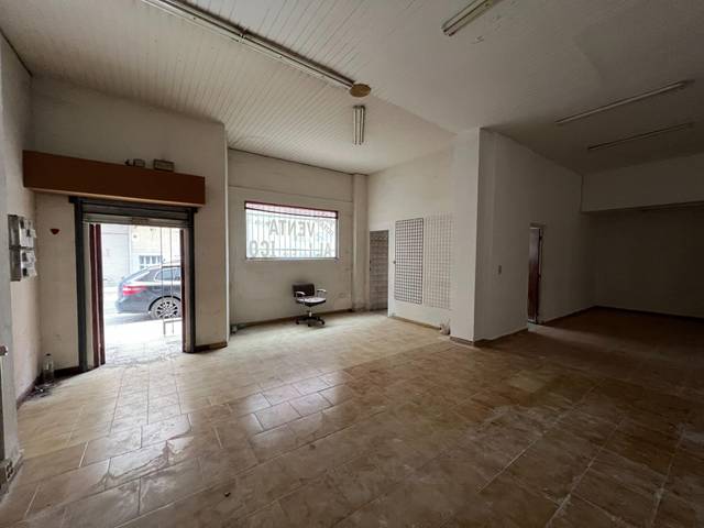 Local comercial en Venta en Calle Calle de Pedro II 'El Católico', 11 en Barrio del Ave