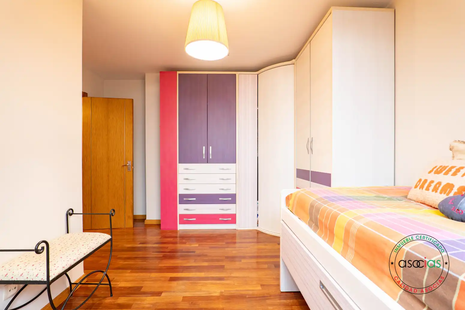 Habitación de Piso en venta en Gijón  con Calefacción, Parquet y Trastero