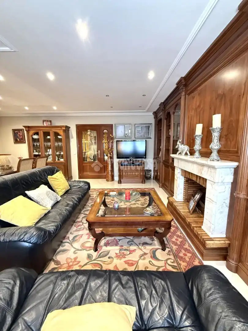 Living room of Flat for sale in Fuenlabrada  with Air Conditioner, Heating and Private garden