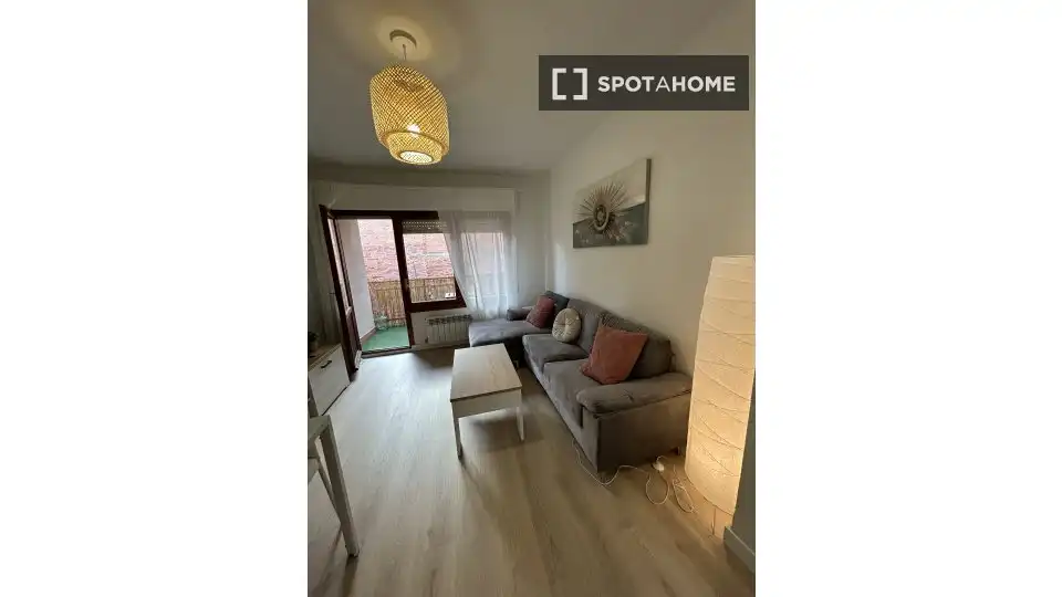 Exterior view of Flat for share in Segovia  with Air Conditioner, Heating and Furnished