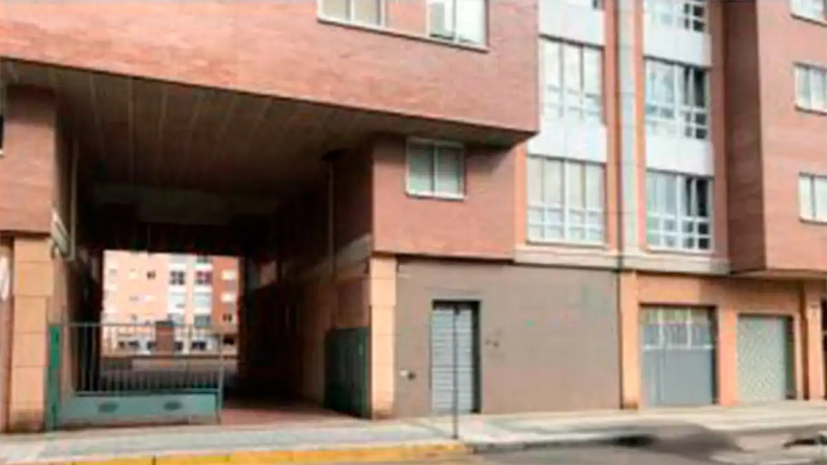 Vista exterior de Local en venta en Palencia