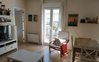 Living room of Flat for sale in  Madrid Capital  with Air Conditioner, Heating and Furnished