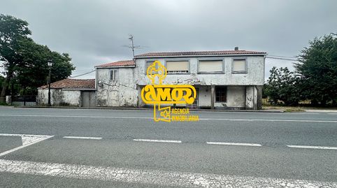 Casa independiente en venta en O Pino