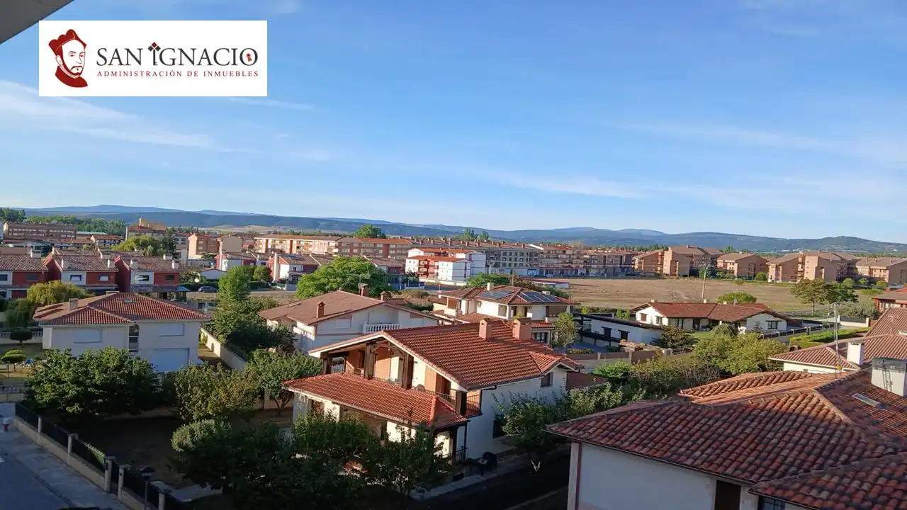Exterior view of Flat for sale in Villarcayo de Merindad de Castilla la Vieja  with Heating and Storage room