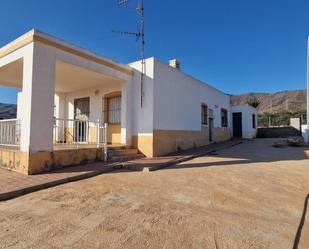 Vista exterior de Casa o xalet en venda en Lorca amb Calefacció, Jardí privat i Terrassa