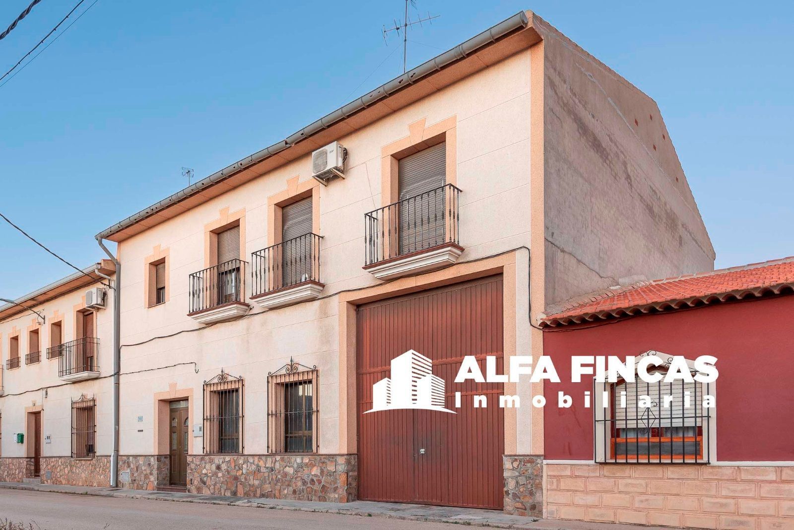 Exterior view of House or chalet for sale in San Clemente  with Air Conditioner, Heating and Private garden