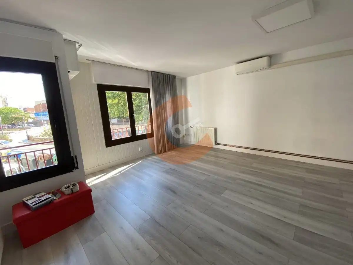 Sala d'estar de Pis en venda en El Vendrell amb Aire condicionat, Calefacció i Parquet