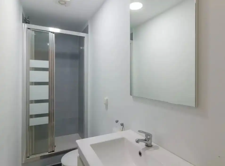 Bany de Pis en venda en Barcelona amb Aire condicionat, Calefacció i Balcó