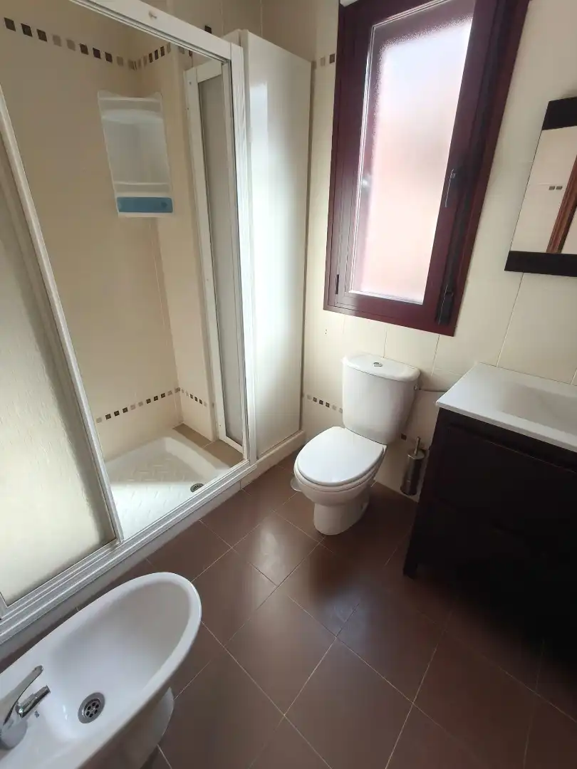 Bathroom of Flat for sale in Alhendín  with Air Conditioner, Heating and Storage room