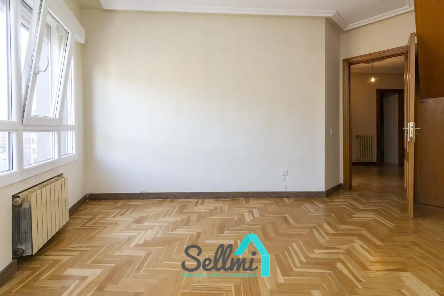 Dormitori de Dúplex en venda en Oviedo  amb Calefacció i Parquet