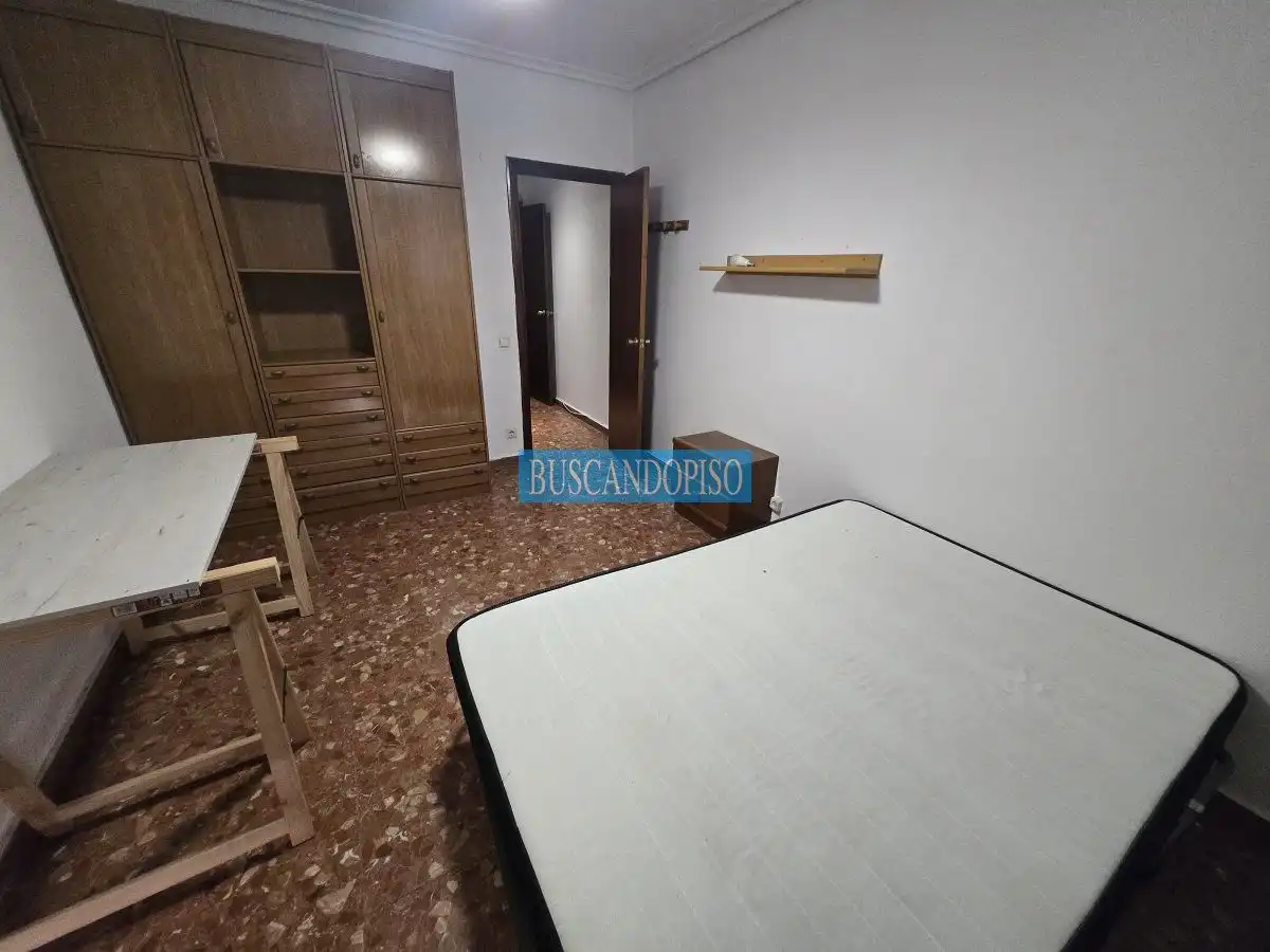 Piso de alquiler en  Logroño con Calefacción, Parquet y Terraza